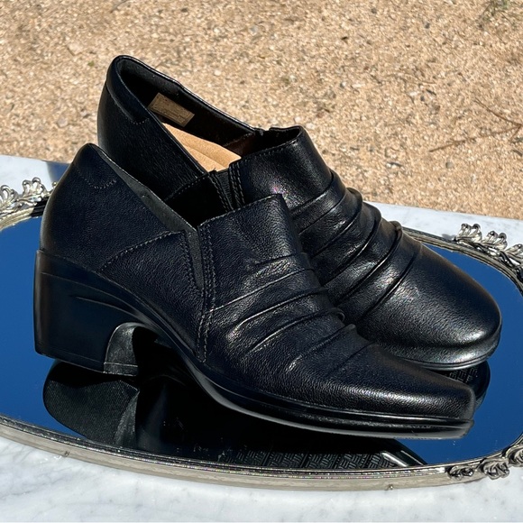 Clarks Emily 2 Cove, Black, Slip-on Shoe, 8, Ruching Detail, 2” Heel, Like New - Picture 3 of 13